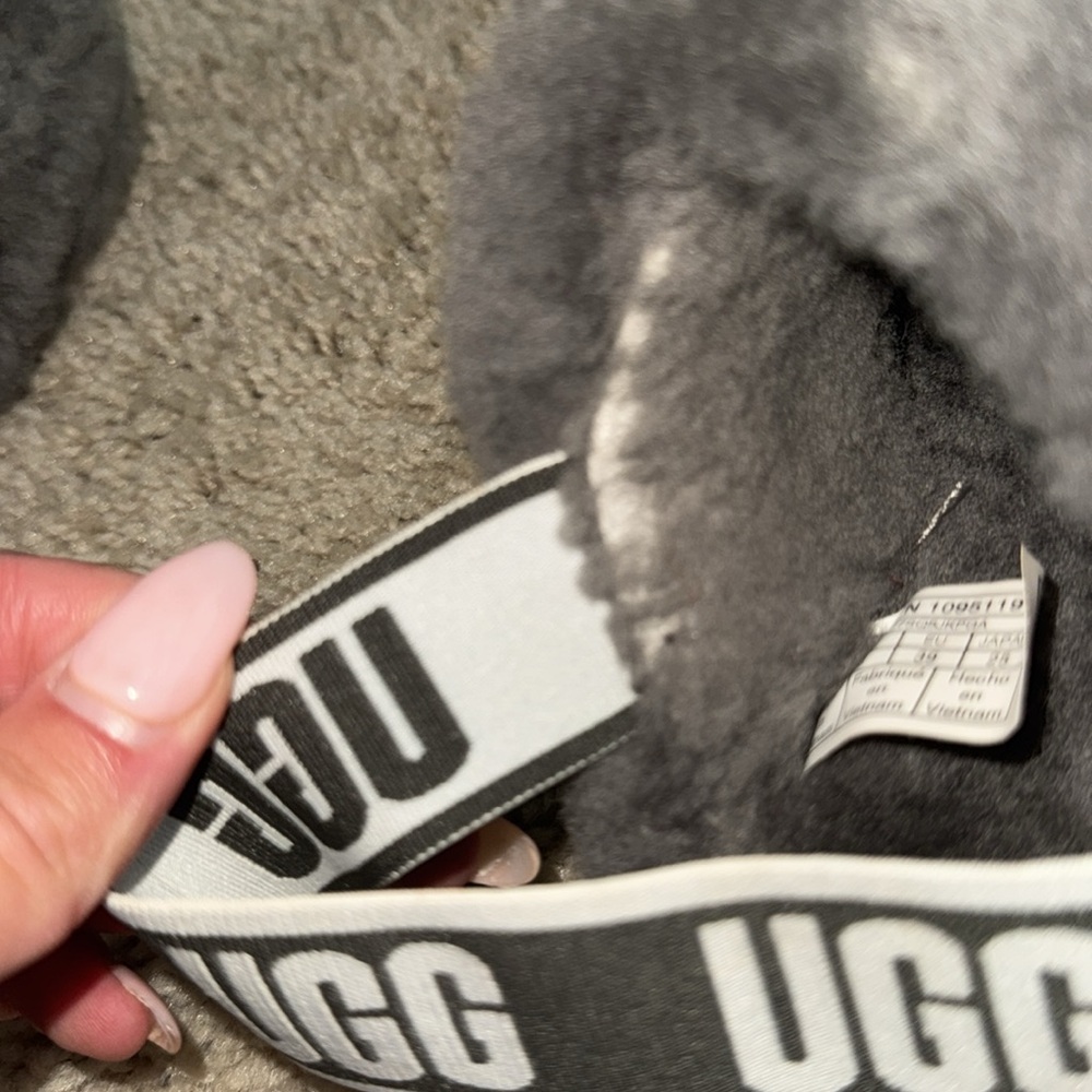 UGG fluff yeah gray slippers - Picture 8 of 9